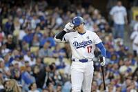 　メッツ戦で打席に入る際にあいさつする大谷（共同）