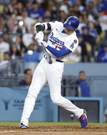 　メッツ戦の３回、右前打を放つドジャース・大谷（共同）