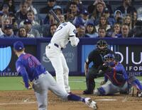 　メッツ戦の５回、見逃し三振に倒れるドジャース・大谷。投手キャニング（共同）