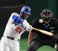 デコピンデーは大谷劇場に 先頭打者弾で“デコピンポーズ” 三盗も