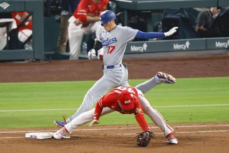 　カージナルス戦の５回、遊ゴロに倒れるドジャース・大谷（17）＝セントルイス（共同）