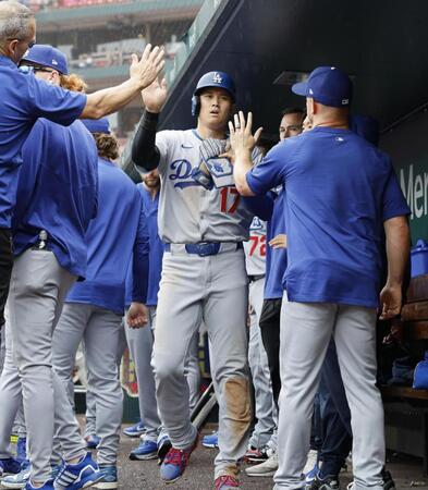 大谷翔平　安打契機にド軍１８イニングぶり得点　ラッキー内野安打で４戦連続安打