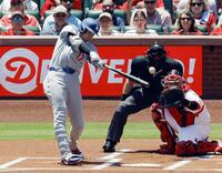 　１回、二塁打を放つ大谷（共同）