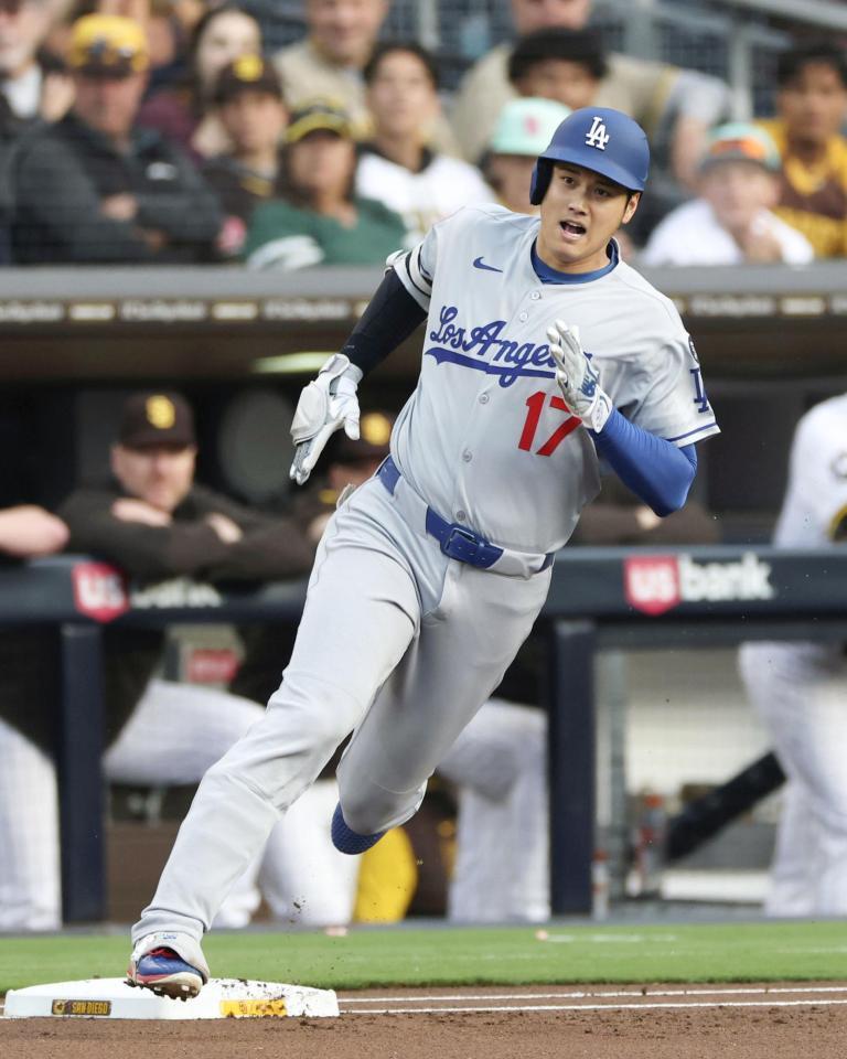 　１回、二塁打を放った大谷（共同）