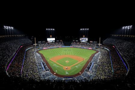 　ロサンゼルスのドジャースタジアム＝４月（ゲッティ＝共同）