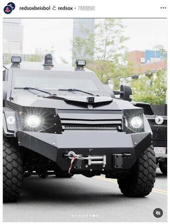 　チャプマンが乗った車。レッドソックスの公式インスタグラム（ｒｅｄｓｏｘ）より