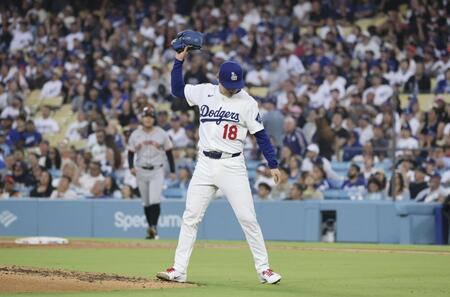 　３回、シュミットに満塁本塁打を浴び悔しがる山本（共同）