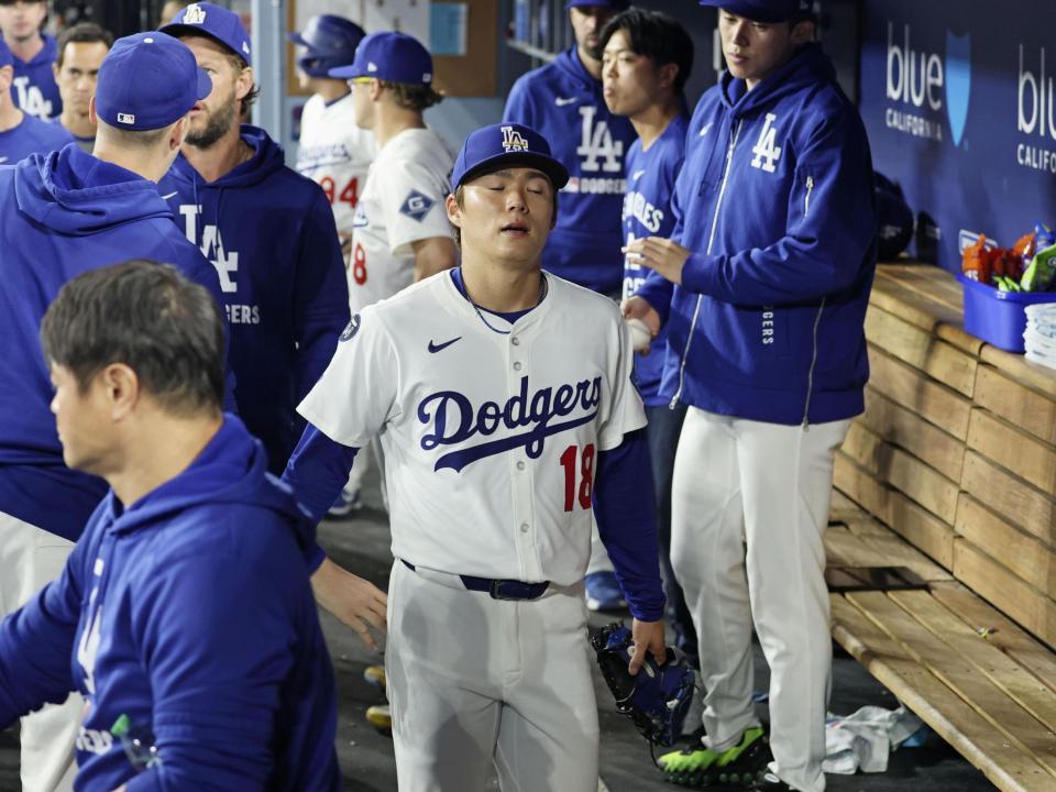 　５回途中、降板した山本（共同）