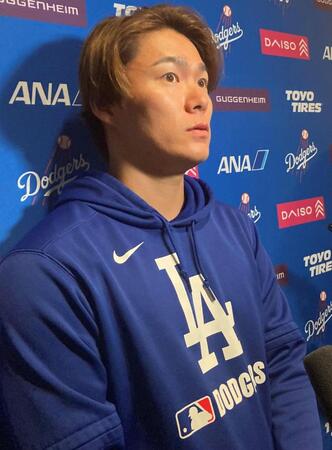 　試合後、取材に応じる山本（撮影・小林信行）