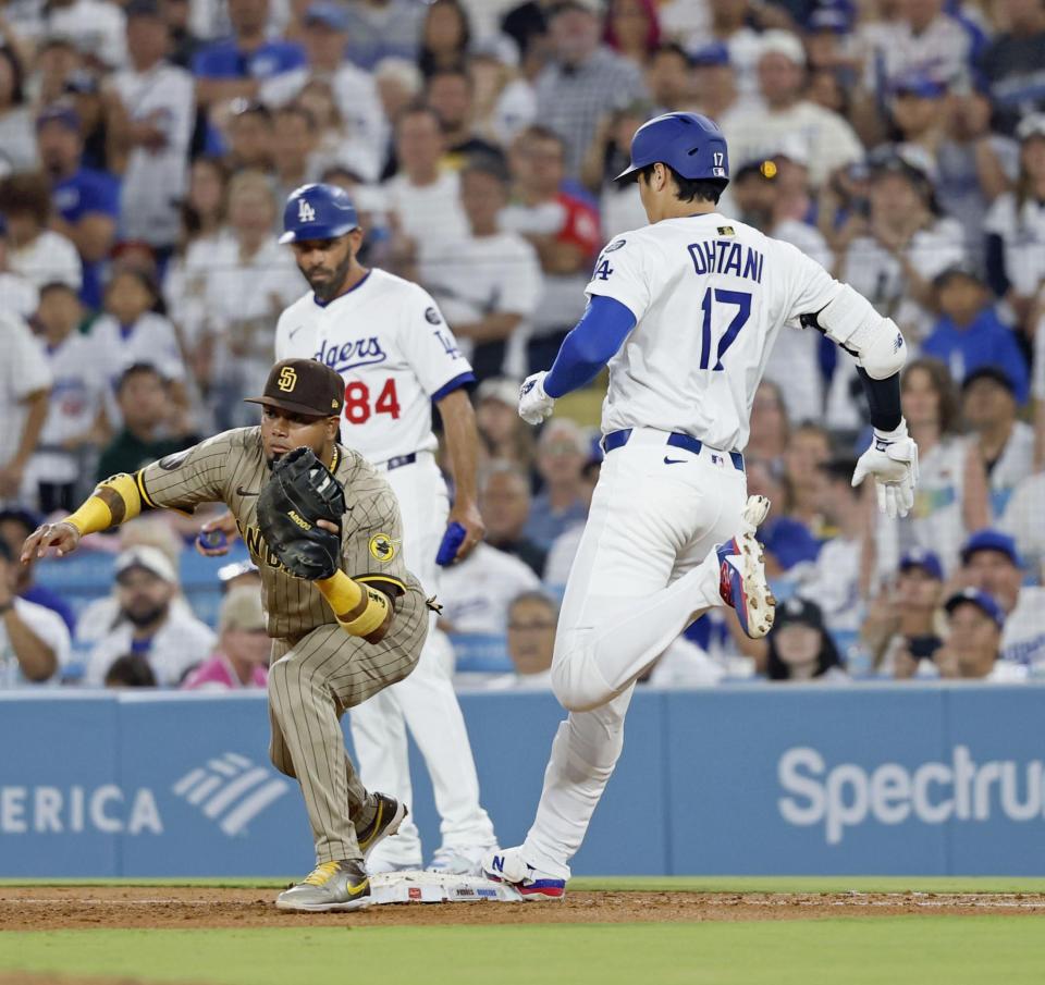 　５回、三ゴロ併殺に倒れた大谷（17）＝共同