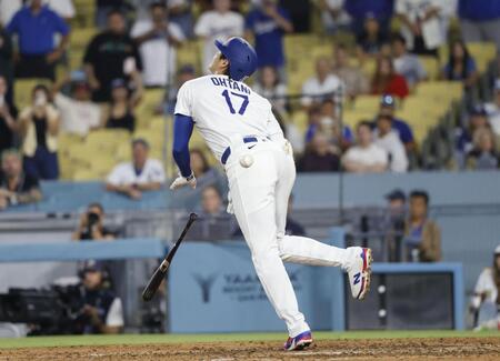 　パドレス戦の９回、死球を受けたドジャース・大谷（共同）