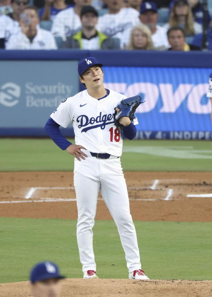 　パドレス戦の２回、先制ソロを浴びたドジャース・山本（共同）