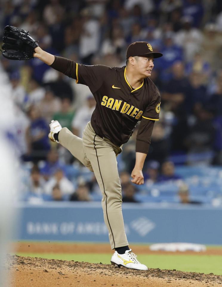 　ドジャース戦の９回２死一、三塁で登板し、１／３回を無安打無失点でメジャー初セーブを挙げたパドレス・松井（共同）