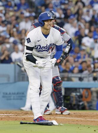 　３回、四球を選んだ大谷（共同）
