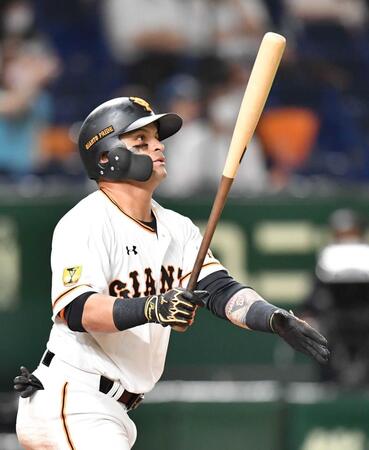 　ソロを放つパーラ＝２０年