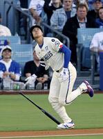 　ナショナルズ戦の１回、中飛に倒れるドジャース・大谷＝ロサンゼルス（共同）