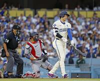 　ナショナルズ戦の３回、空振り三振に倒れたドジャース・大谷＝ロサンゼルス（共同）