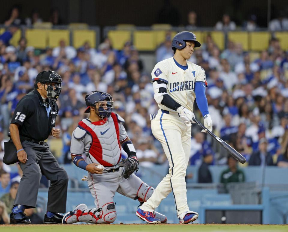 　ナショナルズ戦の３回、空振り三振に倒れたドジャース・大谷＝ロサンゼルス（共同）