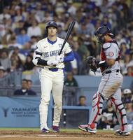 　ナショナルズ戦の５回、見逃し三振に倒れたドジャース・大谷＝ロサンゼルス（共同）
