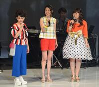 　（左から）浅香唯、中村由真、大西結花＝２０１５年７月撮影