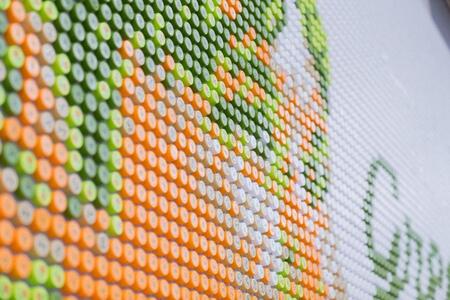 ＪＲ盛岡駅に登場した大谷翔平ペットボトルキャップアート（伊藤園提供）