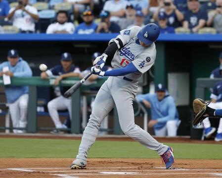 　１回、２試合連続本塁打となる29号ソロを放つ大谷（共同）