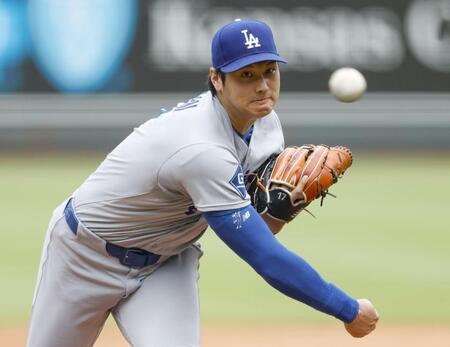 　１回、メジャーで自己最速となる約１６４キロの球を投じる大谷（共同）