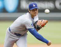 　１回、メジャーで自己最速となる約１６４キロの球を投じる大谷（共同）