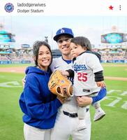 　ドジャーワイブスのインスタグラム（ｌａｄｏｄｇｅｒｗｉｖｅｓ）より