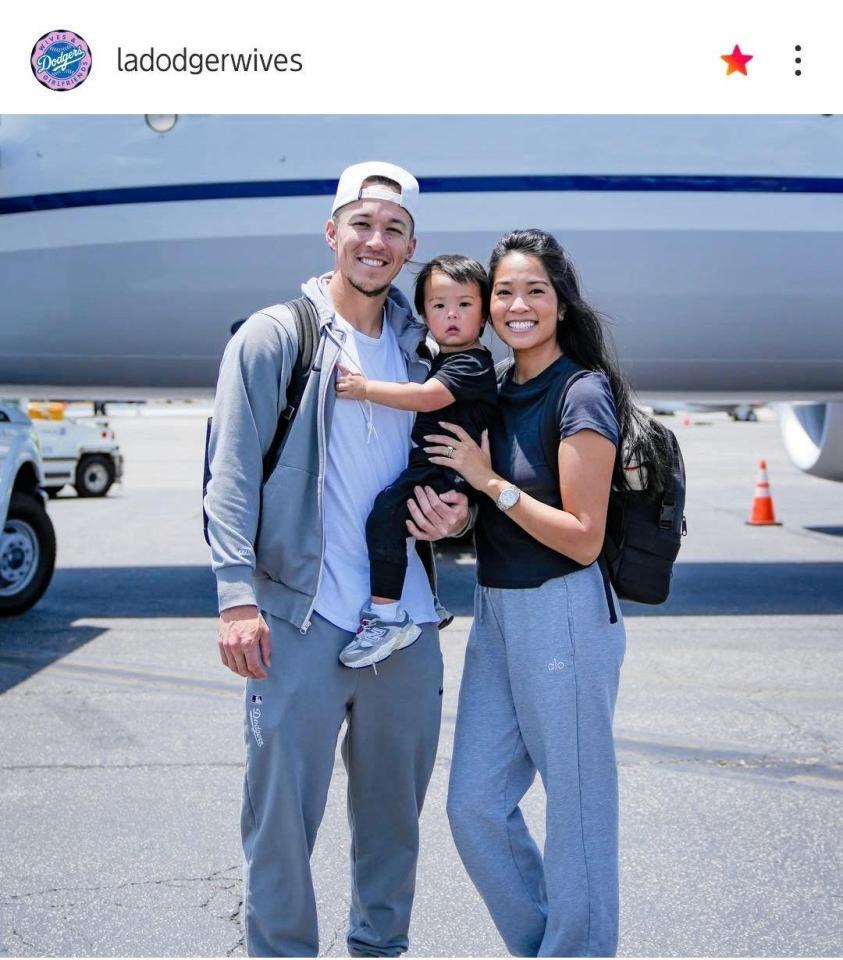 　エドマンと妻クリステンさん、長男イーライくん。ドジャーワイブスのインスタグラム（ｌａｄｏｄｇｅｒｗｉｖｅｓ）より