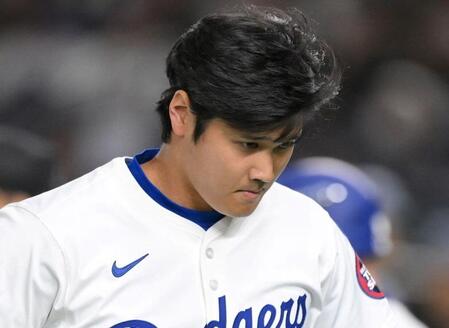 【動画】ファウルチップに即座に反応　球審に手を差し伸べる姿がとっても紳士な大谷翔平