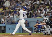 　ホワイトソックス戦の４回、３０号ソロを放ち、５年連続で30本塁打に到達したドジャース・大谷翔平（共同）