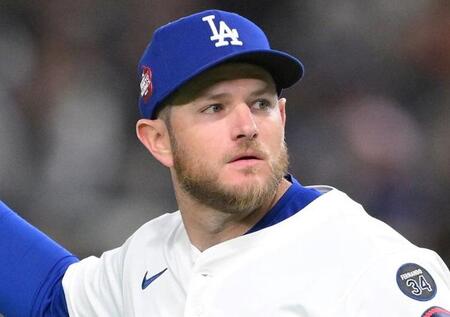 ドジャース　マンシーが負傷交代　相手選手との接触で左膝付近を強打　自力歩行できず