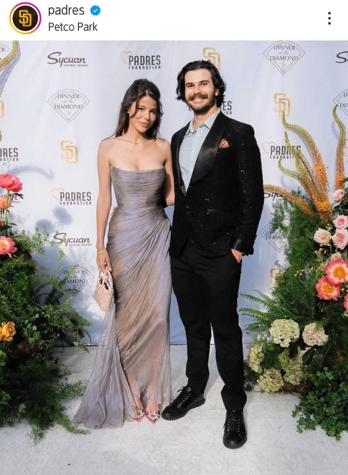 　　チャリティーイベントに出席したシーズ夫妻。パドレスの公式インスタグラム（ｐａｄｒｅｓ）より