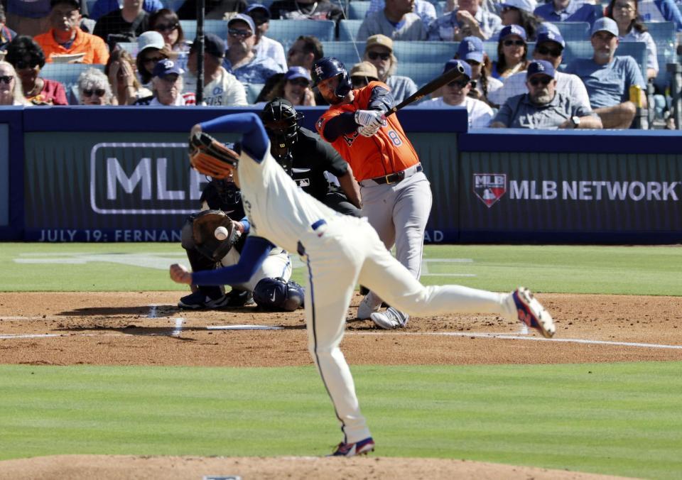 　アストロズ戦の２回、ウォーカーを空振り三振に仕留めたドジャース・大谷＝ロサンゼルス（共同）