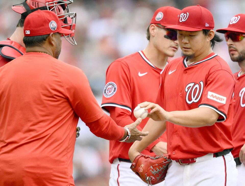 　３回途中で降板するナショナルズ・小笠原（ＡＰ＝共同）