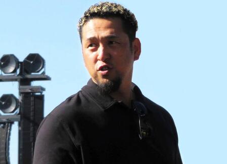 【写真】中島宏之氏＆菅野智之との２ショが「兄弟みたいやなぁ」　菅野ユニ着て観戦