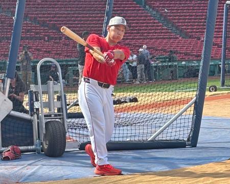 　打撃練習するレッドソックス・吉田＝ボストン（共同）