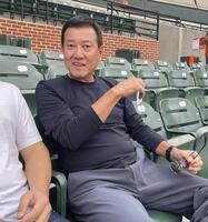 　オリオールズの菅野の登板試合を観戦する巨人前監督の原辰徳氏（共同）