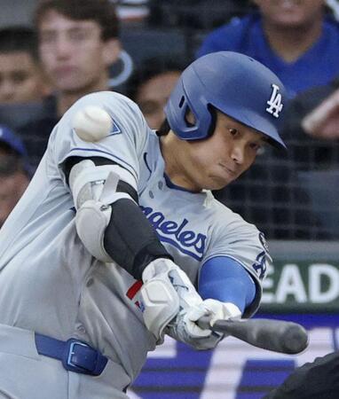 　３回、32号２ランを放つ大谷（共同）