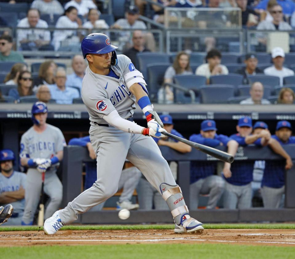 　１回、空振り三振に倒れる鈴木（共同）