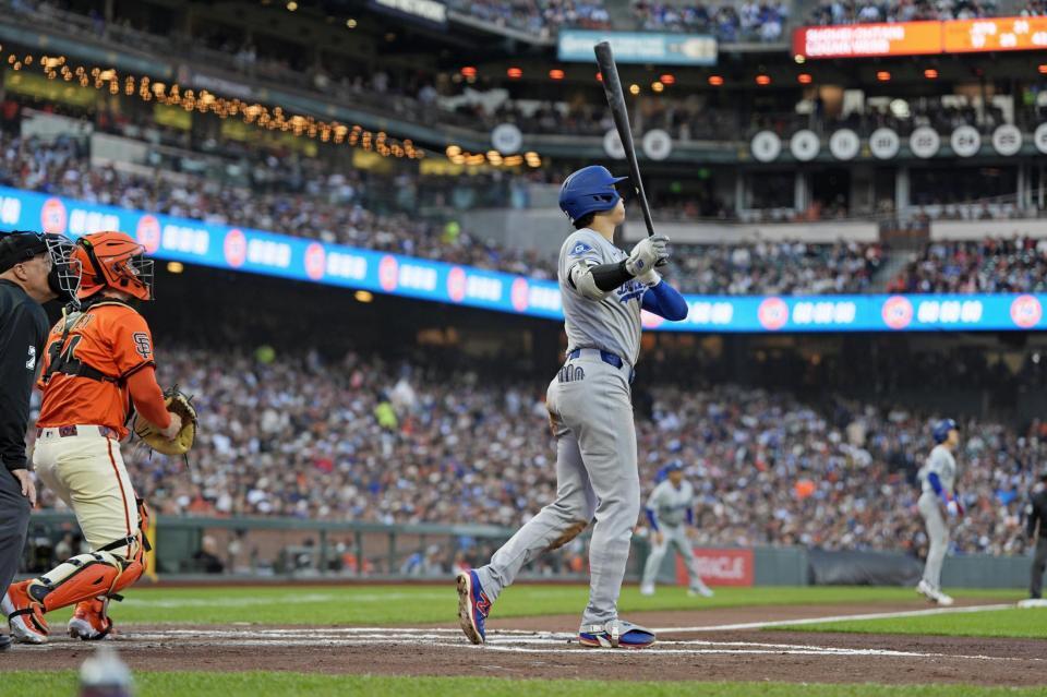 　３回、32号２ランを放つ大谷（共同）