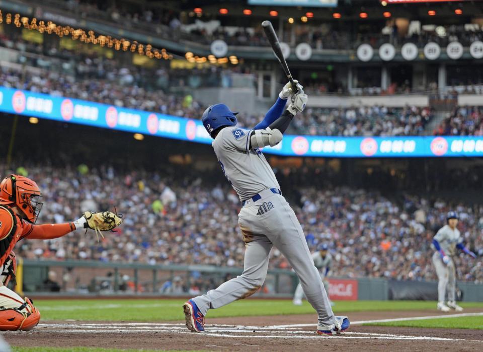 　３回、32号２ランを放つ大谷（共同）