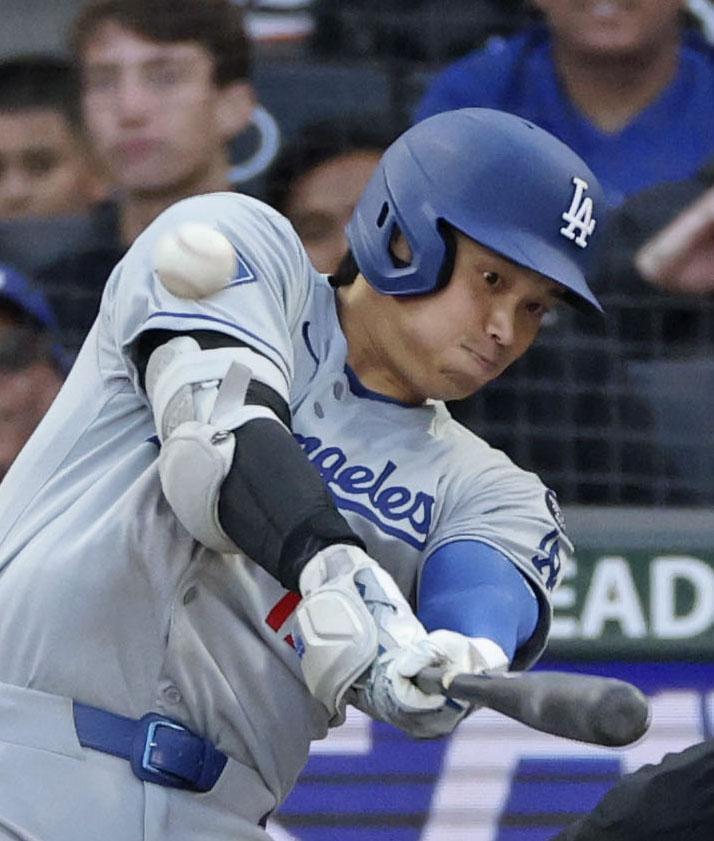 　３回、32号２ランを放つ大谷（共同）