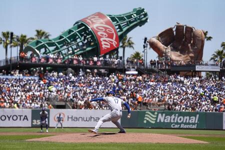 　ジャイアンツ戦に先発登板した大谷（共同）
