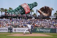 　ジャイアンツ戦に先発登板した大谷（共同）