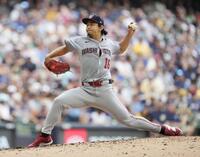 　先発し、４回を３失点だった小笠原（ゲッティ＝共同）