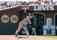 　ジャイアンツ戦に先発したドジャース・山本（共同）