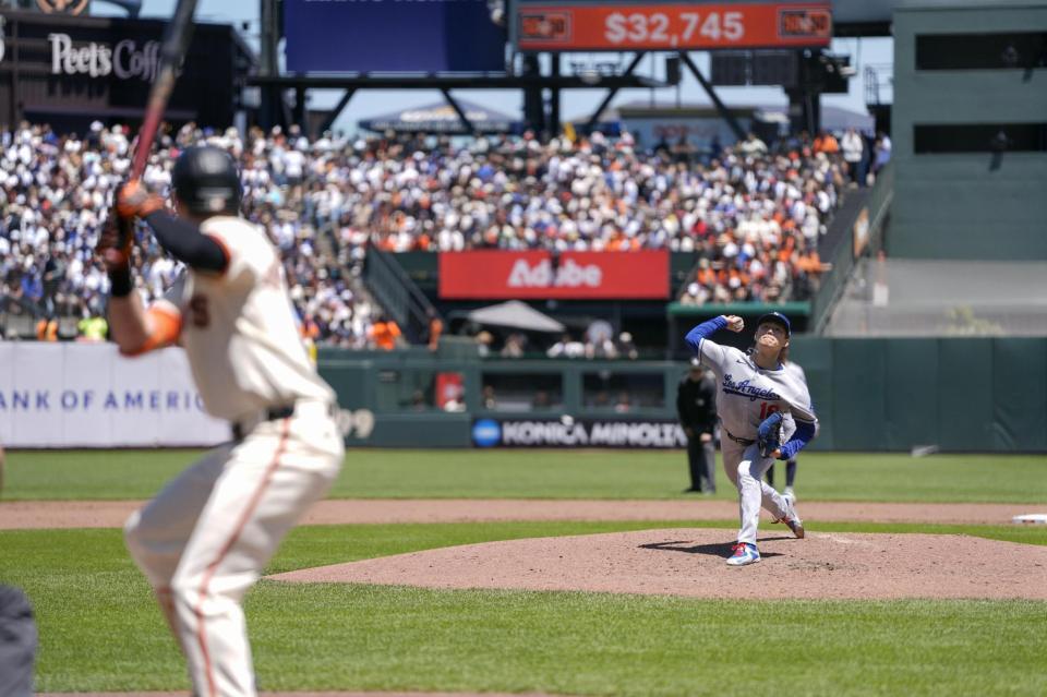 　ジャイアンツ戦に先発したドジャース・山本（共同）