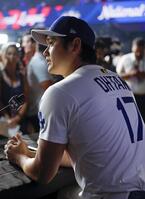 　オールスター戦の前日、記者会見する大谷＝アトランタ（共同）